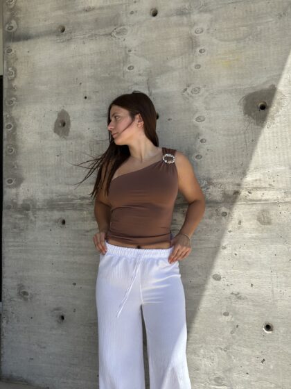 Top a un hombro aplique